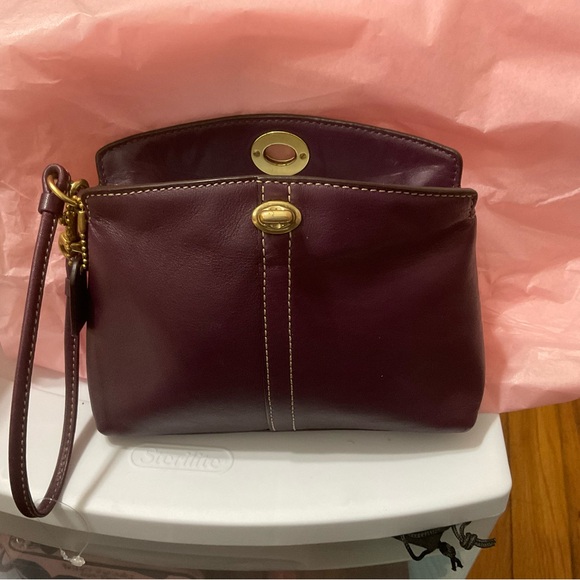 Coach Vintage Turn-Lock Wristlet EUC. - Picture 5 of 6